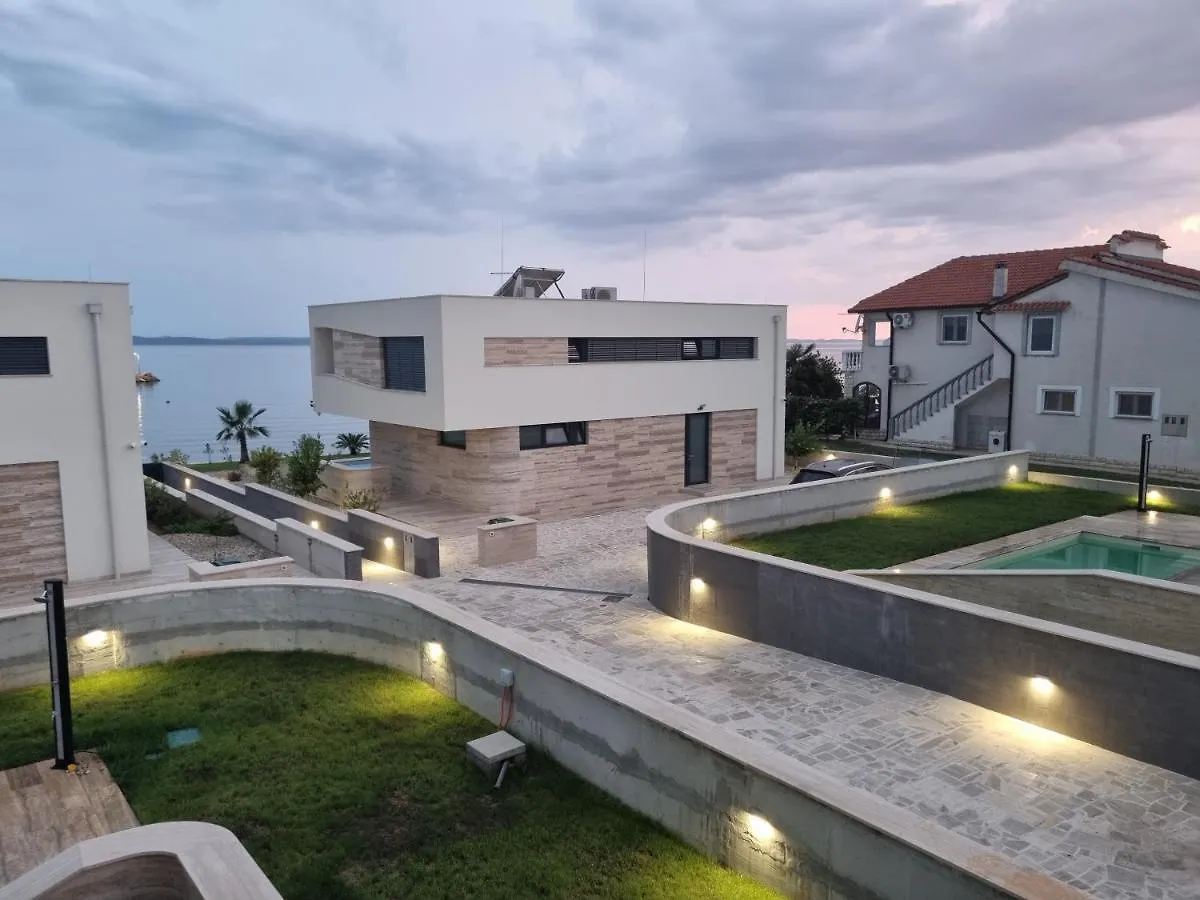 Апартаменты Villa Privlaka Привлака